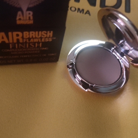 5 For $25 Charlotte Tilbury Airbrush Flawless Finish Perfecting Micro Powder - Picture 3 of 3